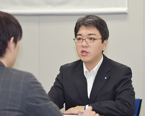 足立 夢成